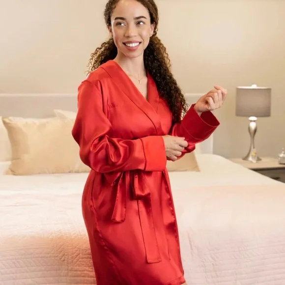 Blissy Red 100% Silk Robe - Picture 4 of 4